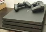 Ps4 pro + 2 manettes + 5 jeux - Miniature